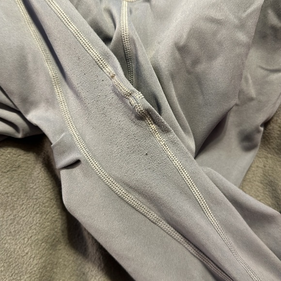 Fabletics 7/8 legging bundle - Picture 6 of 9